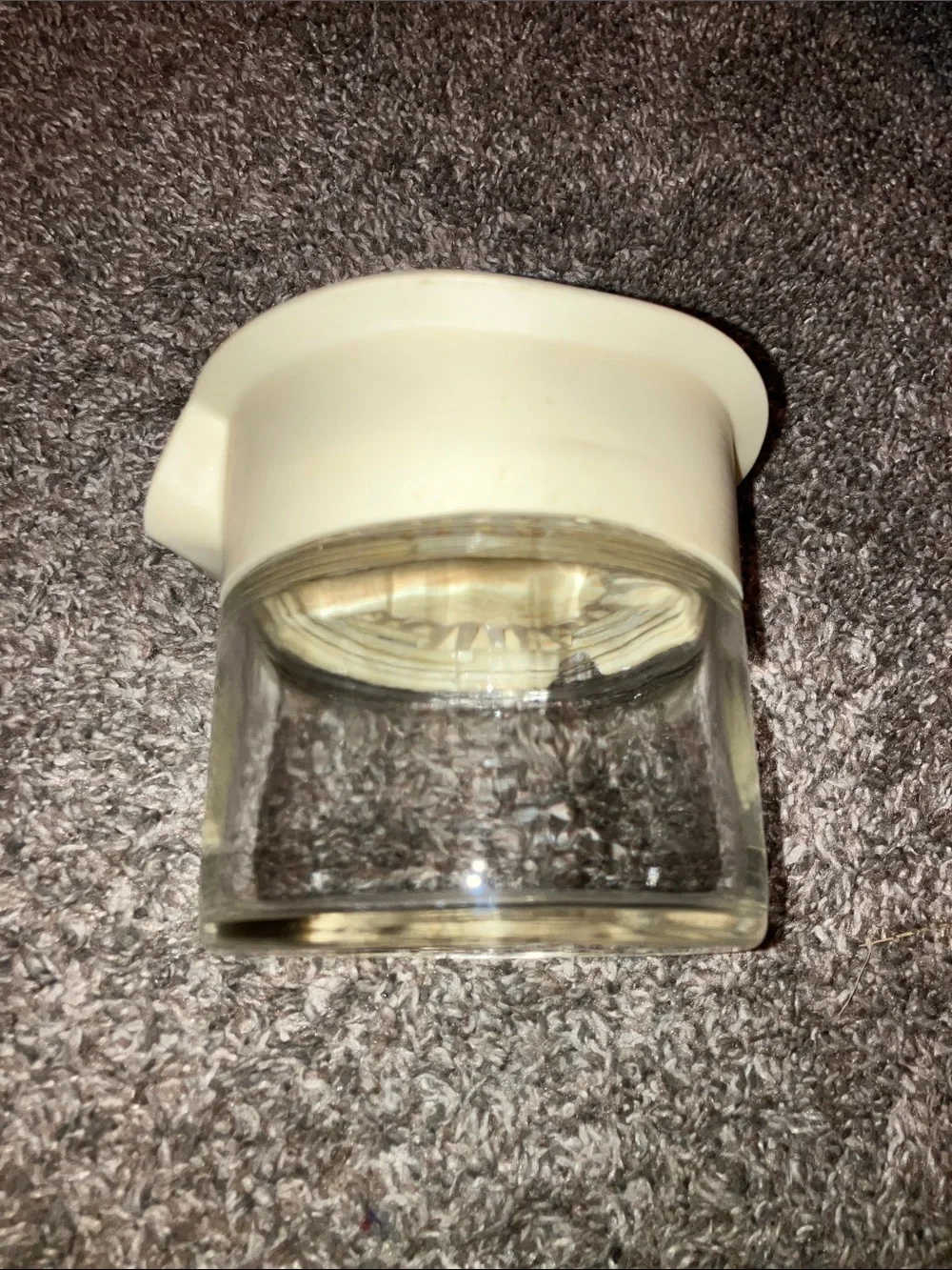 Cream Manual Citrus Juicer with Integrated Glass Container Vintage Gemco